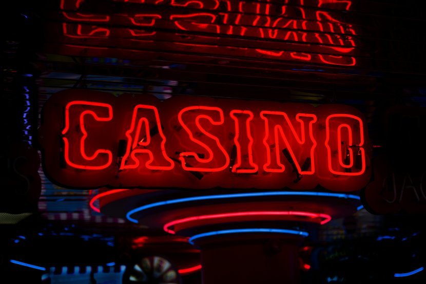 How Casino Games Evolved from Offline to Online